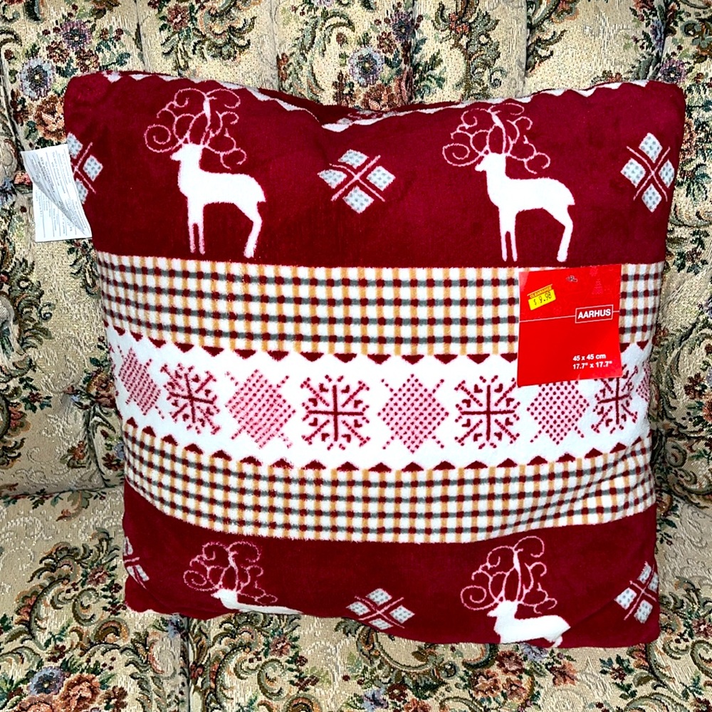 Aarhus Decorative Christmas Pillow Cushion NWT $11